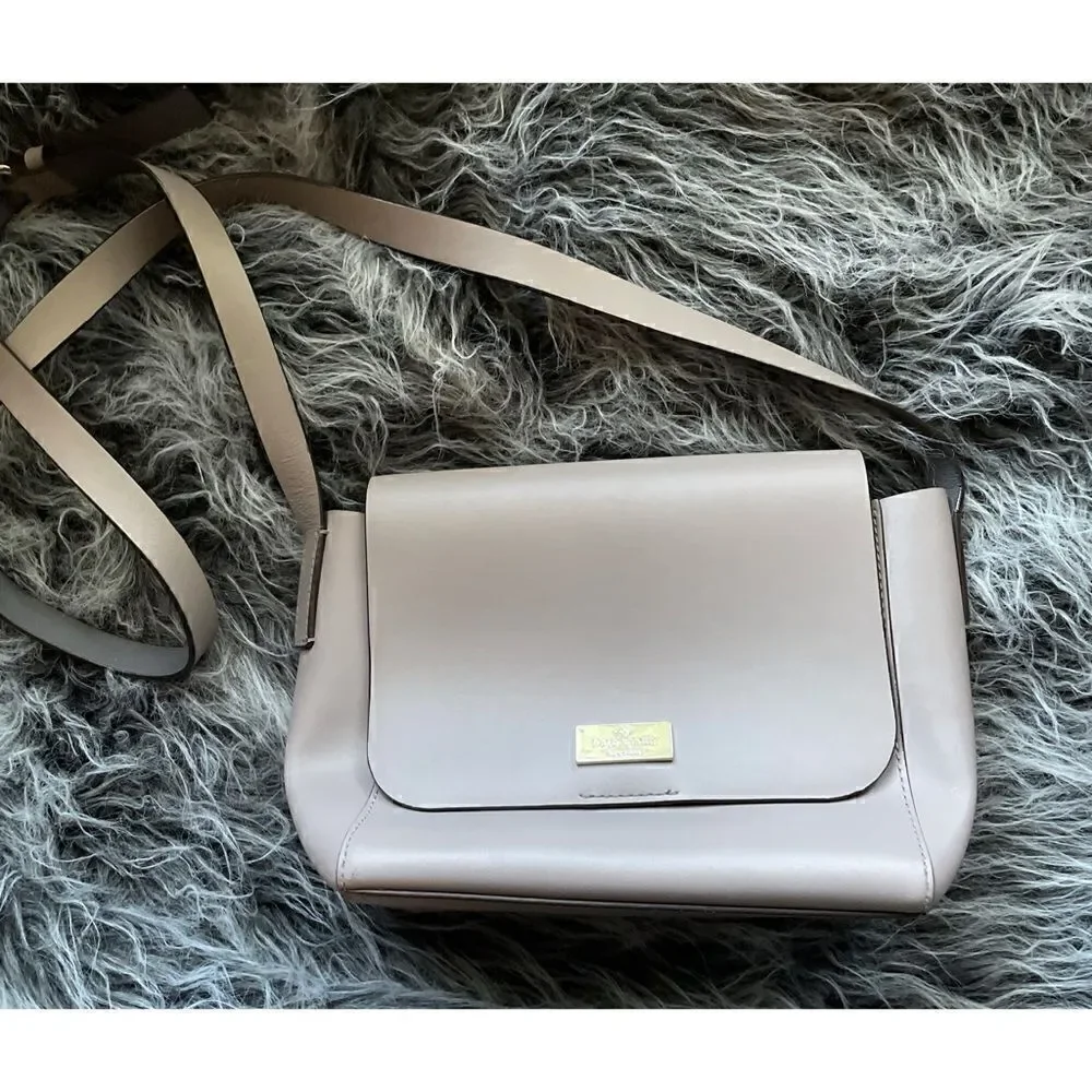 Kate spade city scape Caressa Putnam Crossbody purse / Pristine